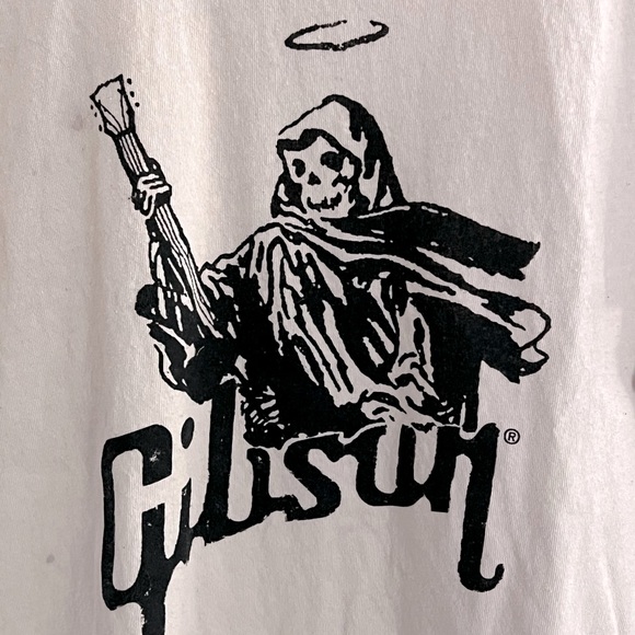 Retro Gibson Tee - Picture 4 of 7